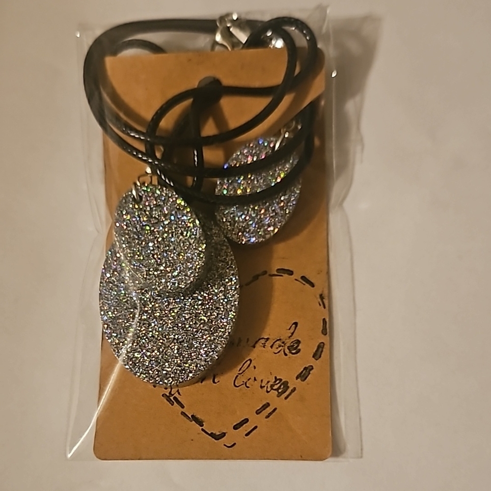 🟣Handmade Resin Sparkling Silver Necklace and Earring Set🟣